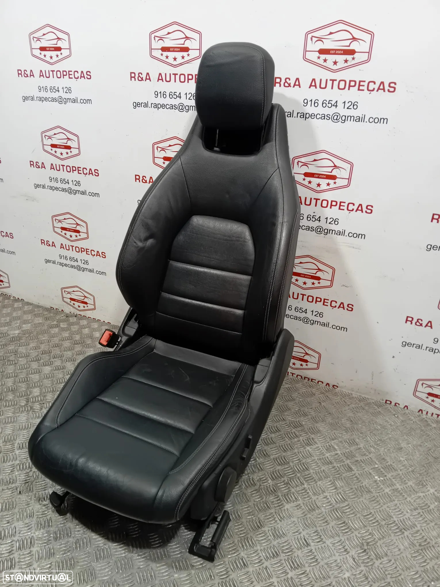 Conjunto de Bancos Mercedes Class E AMG Coupe W207 em Pele Original - 15