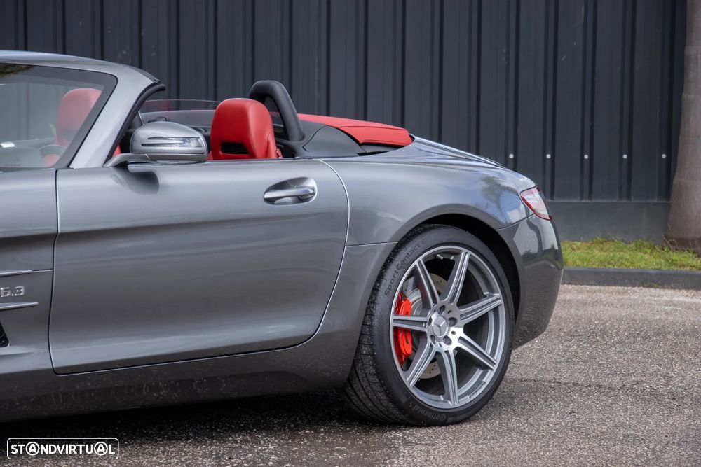 Mercedes-Benz SLS 63 AMG Roadster - 8
