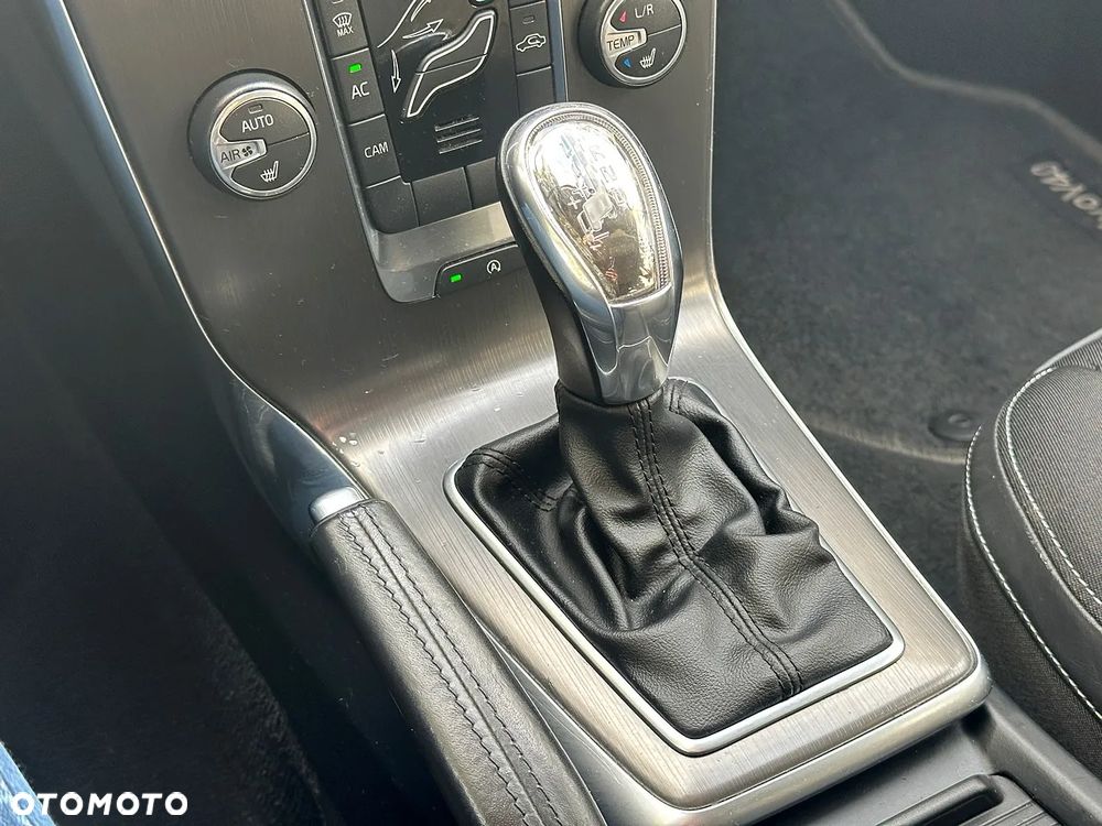 Volvo V40 D3 Momentum - 21