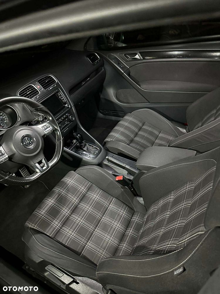 Volkswagen Golf - 21