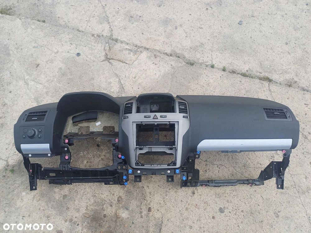 Deska rozdzielcza airbag OPEL ZAFIRA B 05-08R