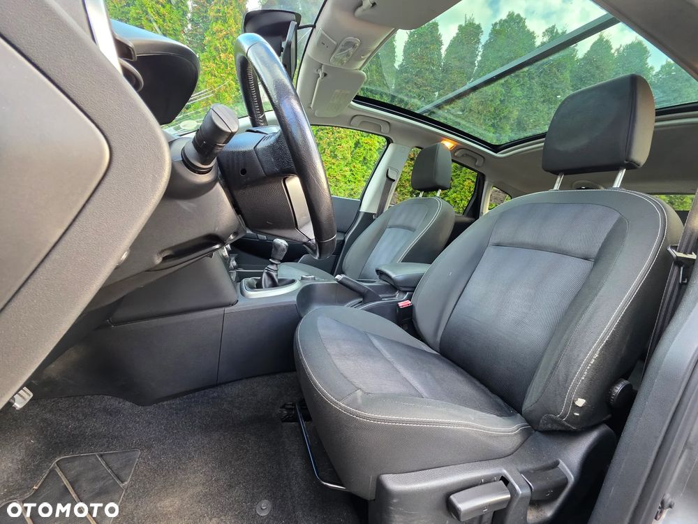 Nissan Qashqai 2.0 dCi 4 x 4 DPF tekna - 9