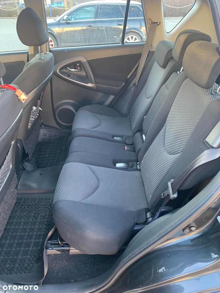 Toyota RAV4 2.2 D-4D 4x4 - 11
