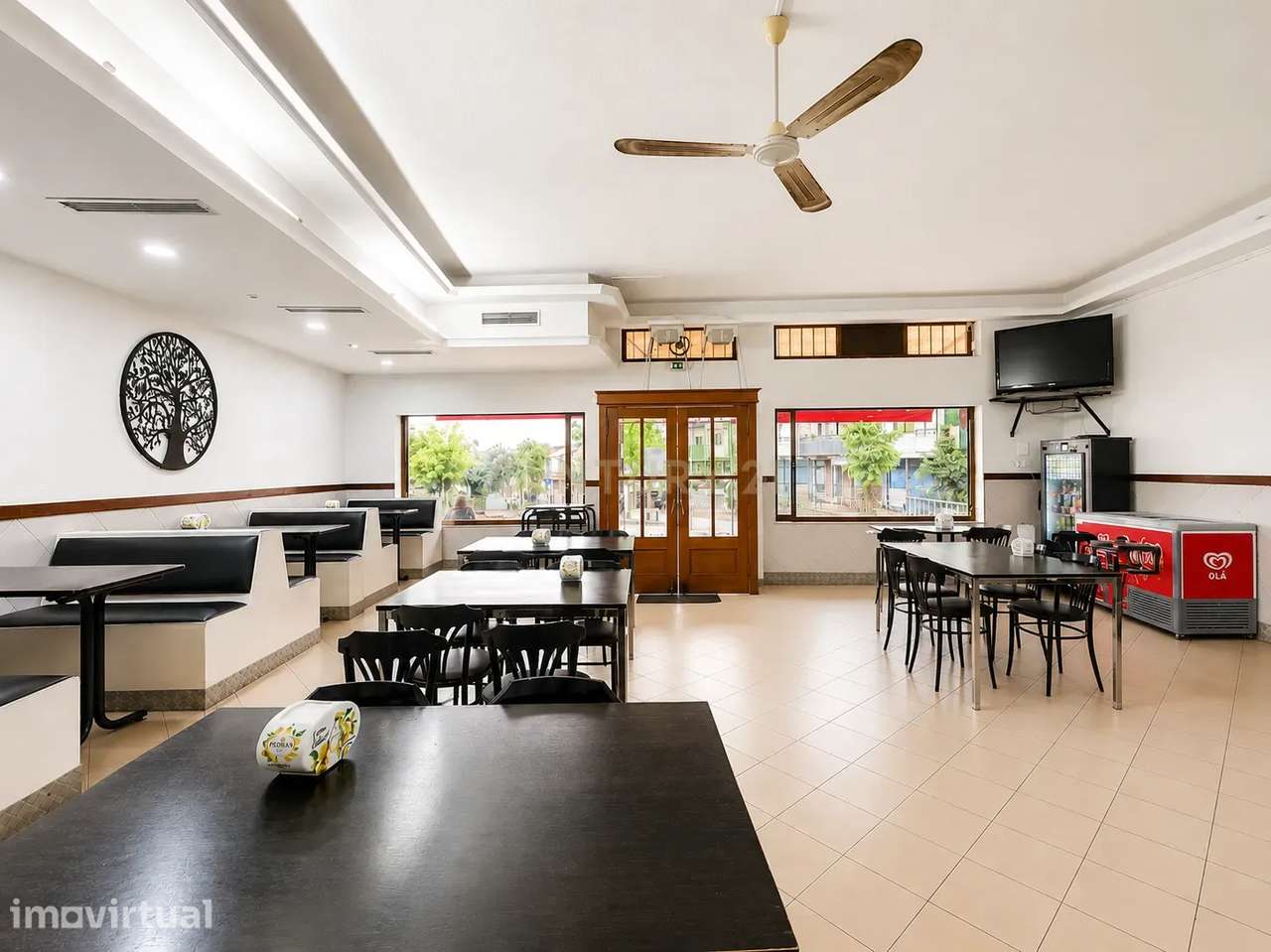 Café, para trespasse, em localização estratégica em São Mamede do Coro - Grande imagem: 3/29