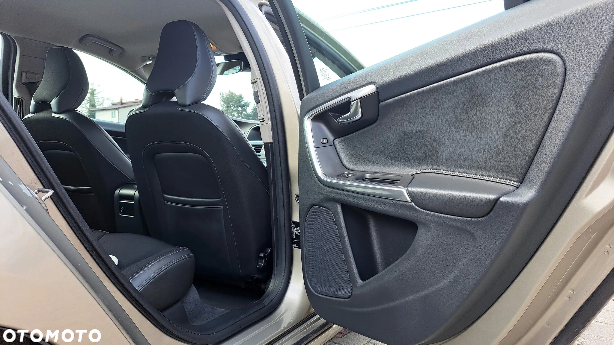 Volvo S60 D4 Drive-E Momentum - 17