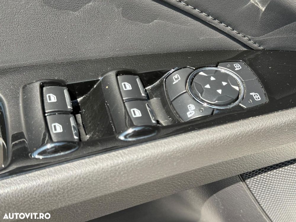 Ford Mondeo - 29
