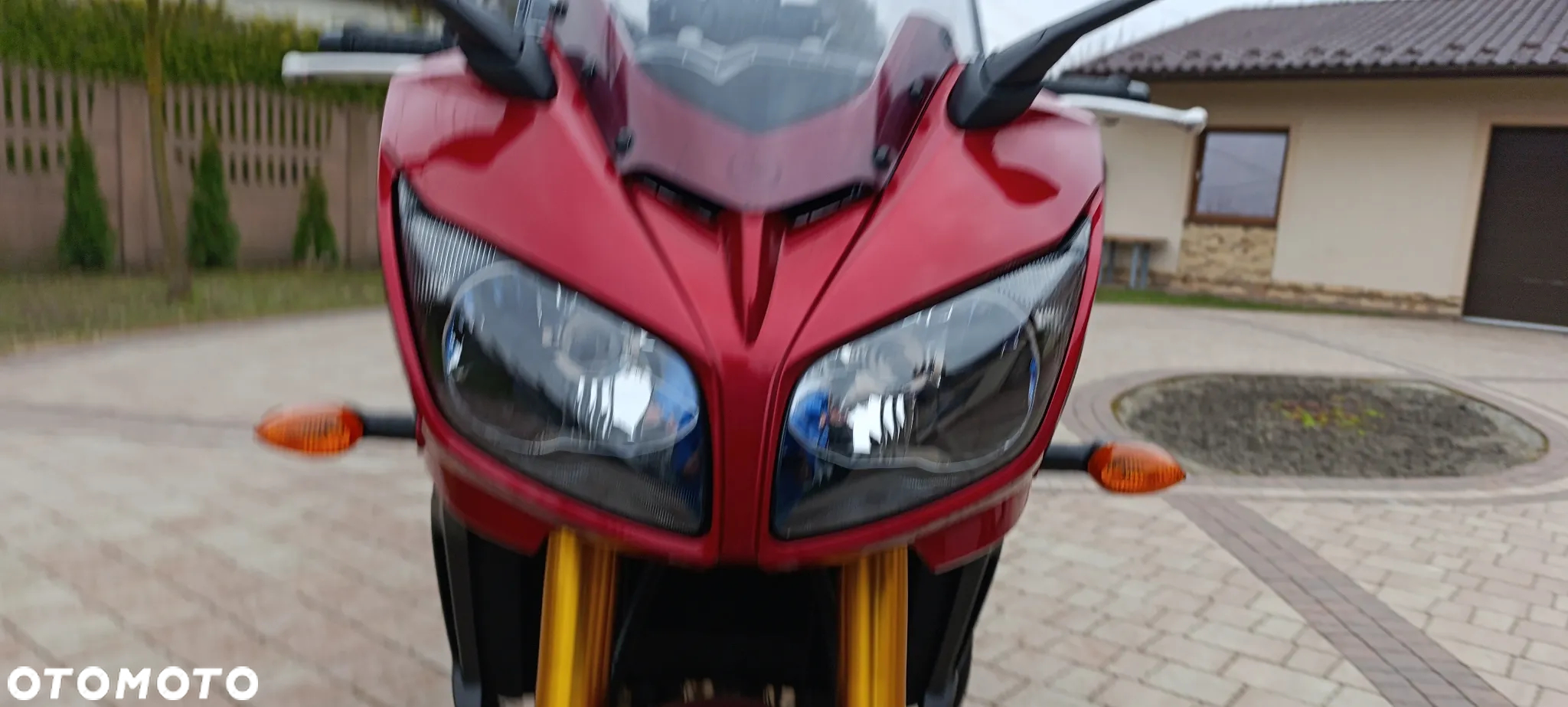Yamaha FZ - 16