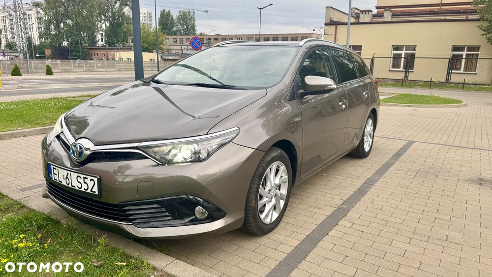 Toyota Auris Hybrid 135 Comfort - 1
