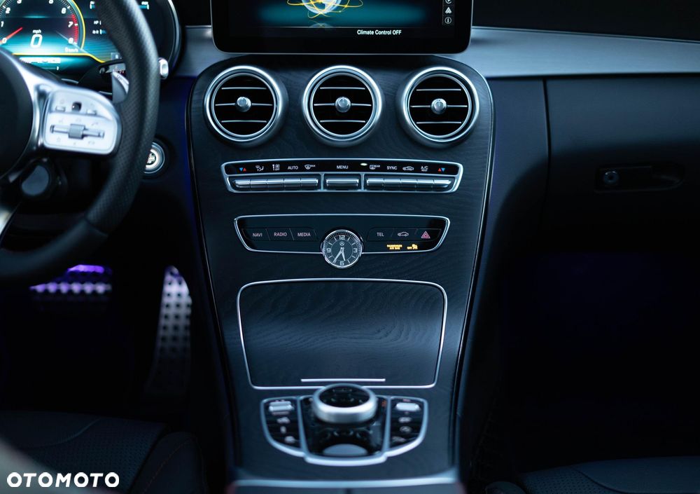 Mercedes-Benz Klasa C AMG 43 4Matic AMG TCT 9G - 22