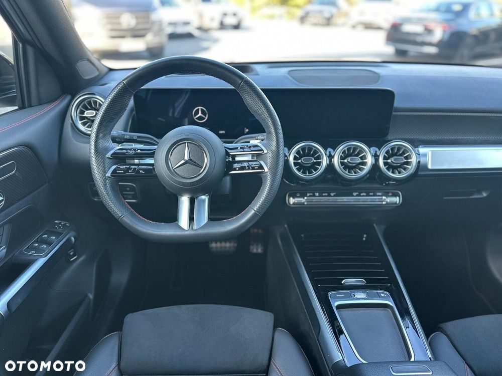 Mercedes-Benz GLB - 12