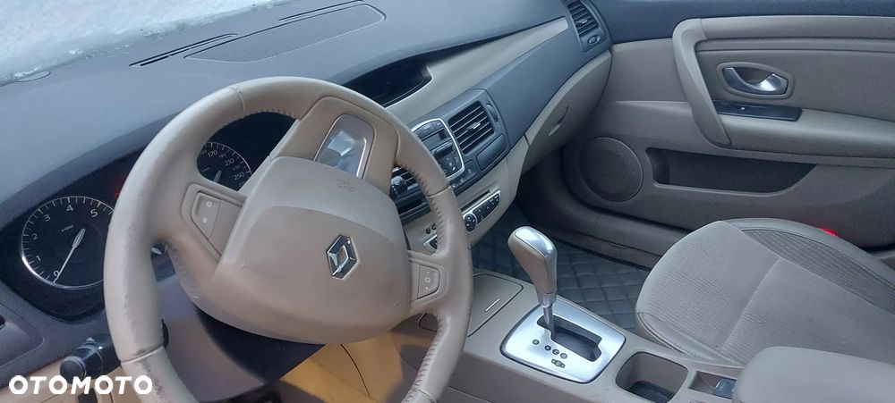 Renault Laguna - 1