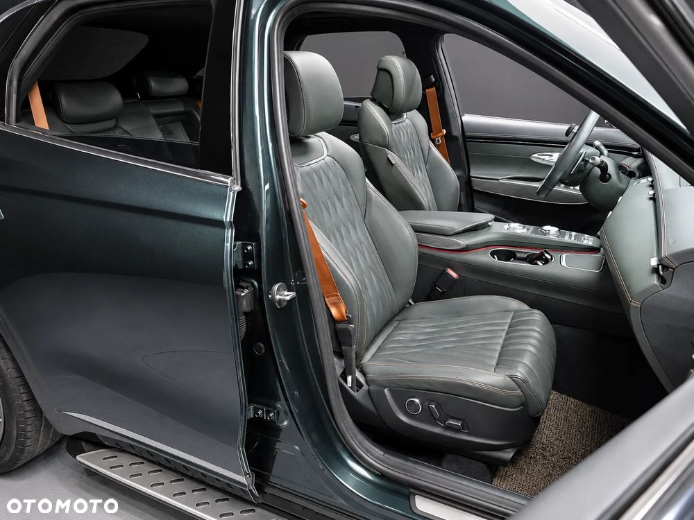Genesis GV70 2.5T AWD AT8 Luxury Line - 8