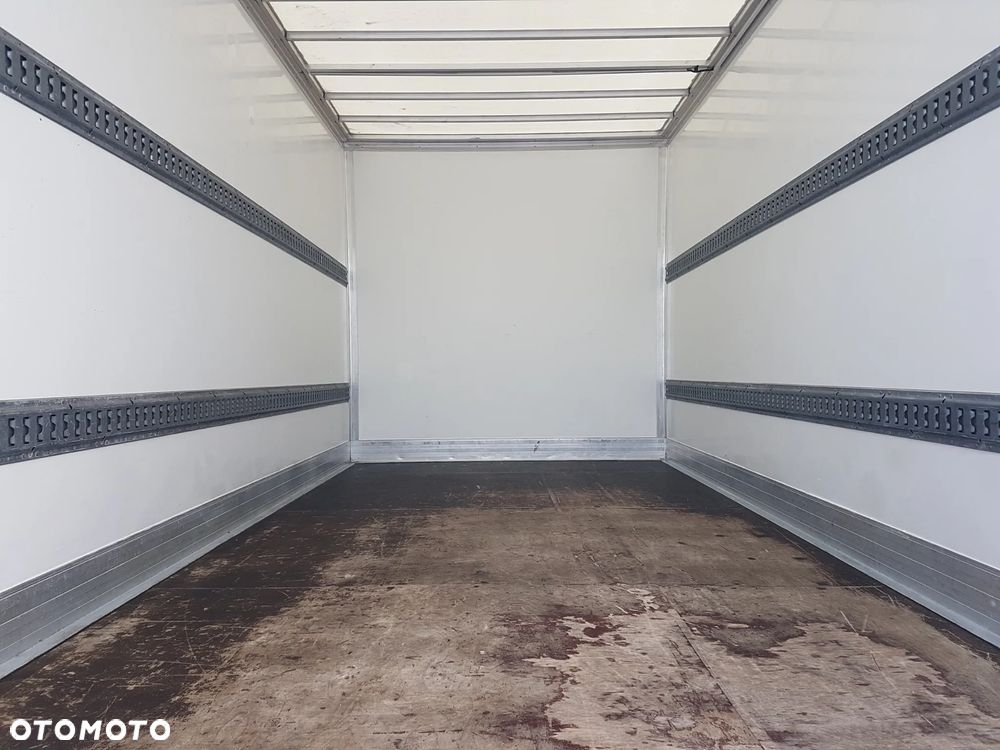 Renault MASTER KONTENER 8EP 4,22x2,23x2,23 KLIMA MANUAL KRAJOWY 6-BIEGÓW - 17