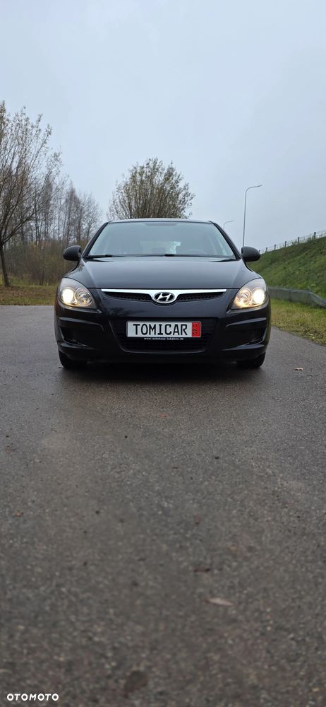 Hyundai i30 1.4 Base + - 3