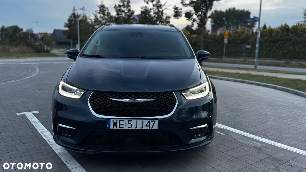 Chrysler Pacifica - 1