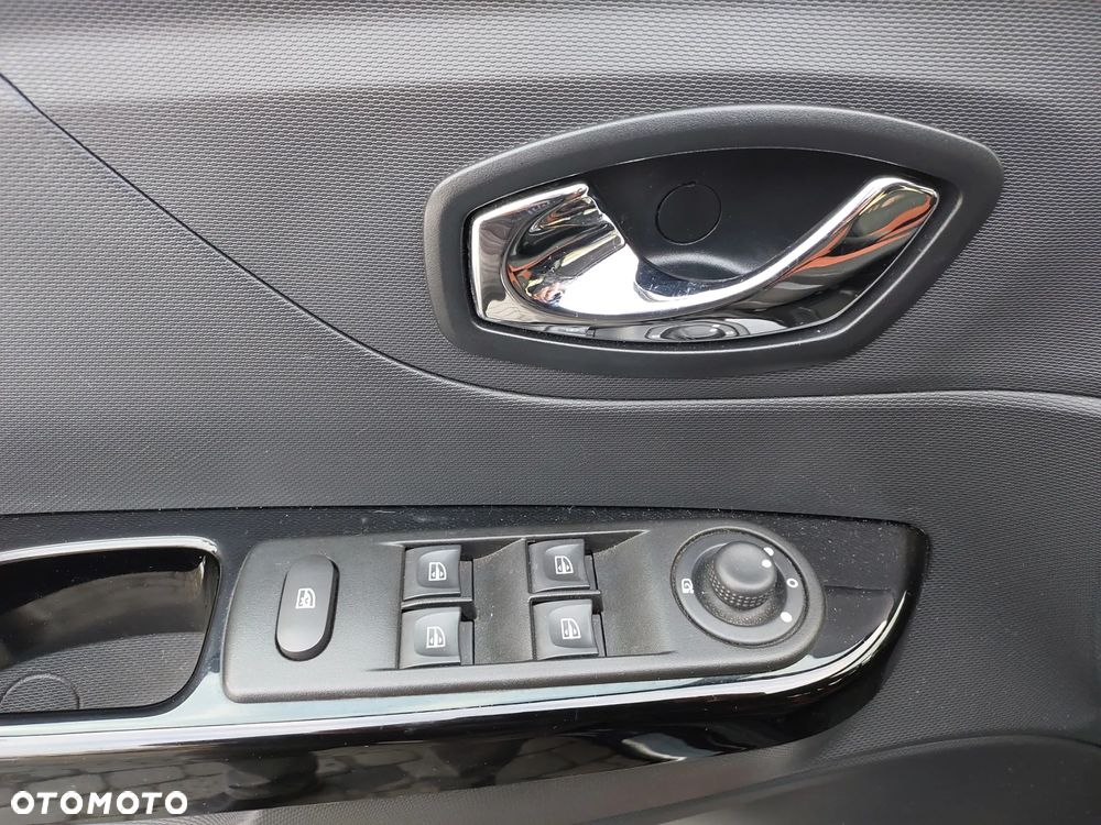 Renault Captur 1.2 Energy TCe Limited EDC - 25