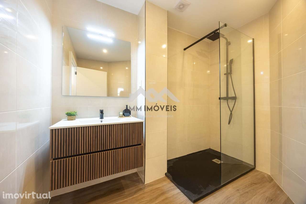 Apartamento T2 | Renovado | 3 Frentes | Investimento | Gondomar - Grande imagem: 4/29