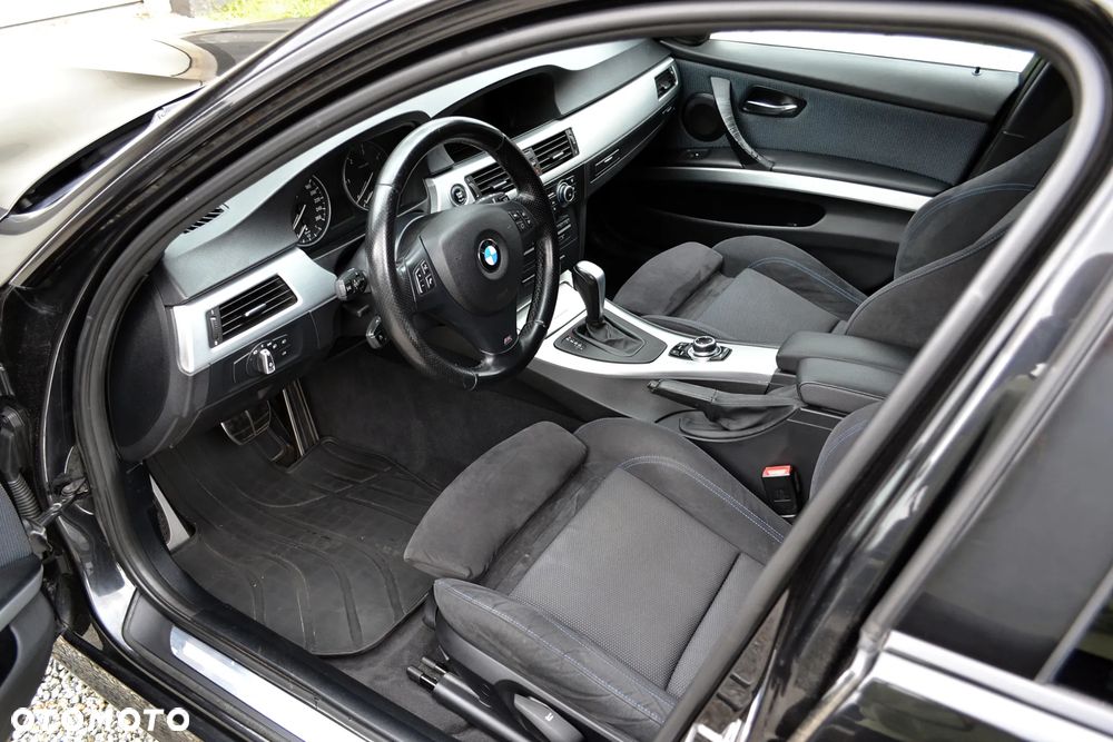 BMW Seria 3 320d xDrive DPF Edition Sport - 9