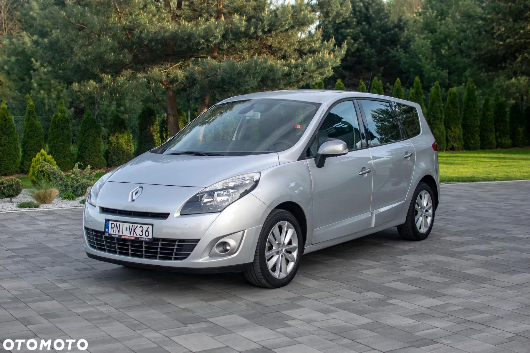 Renault Grand Scenic - 8