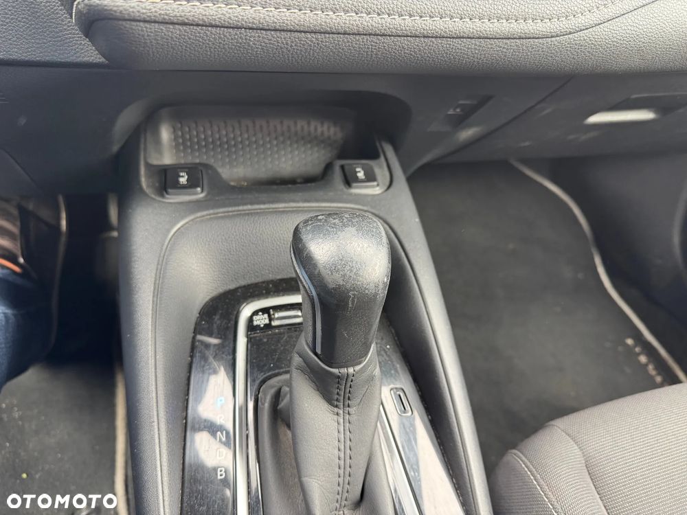 Toyota Corolla 1.8 Hybrid Comfort - 17