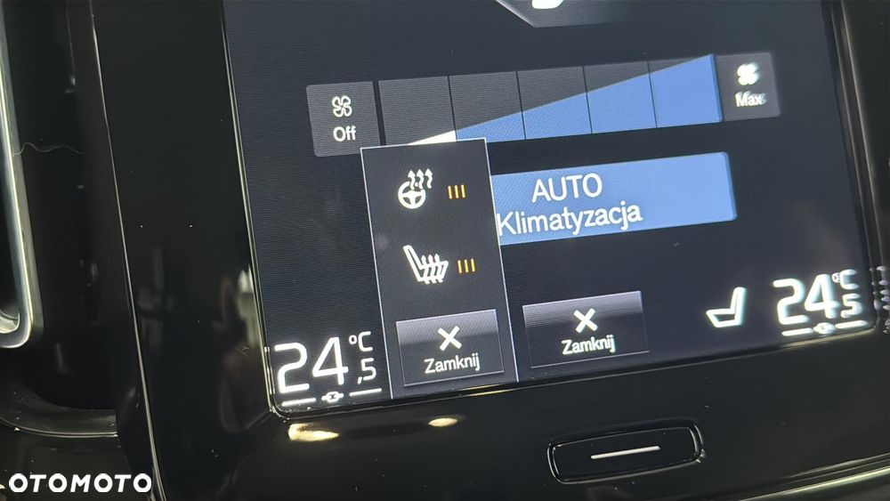 Volvo XC 40 T3 Momentum Pro - 23