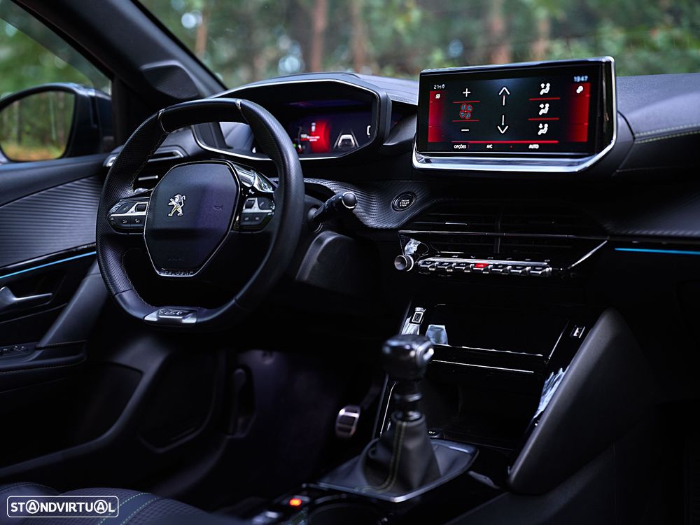 Peugeot 208 1.2 PureTech GT Line - 23