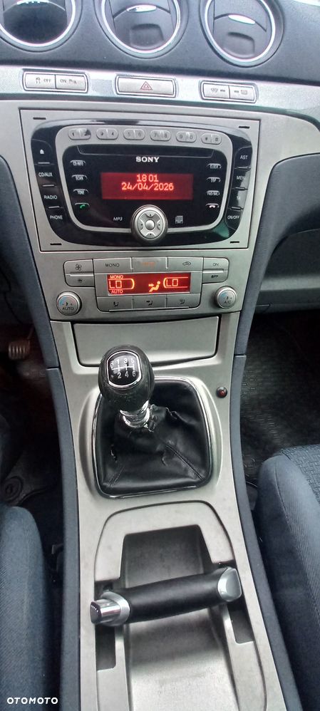 Ford S-Max - 8
