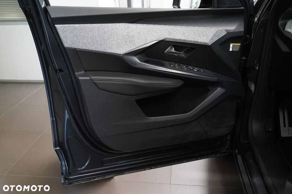 Peugeot 3008 1.2 PureTech mHEV GT Exclusive e-DCS6 - 11