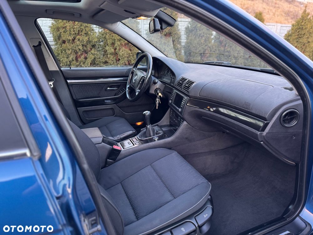 BMW Seria 5 520i - 6