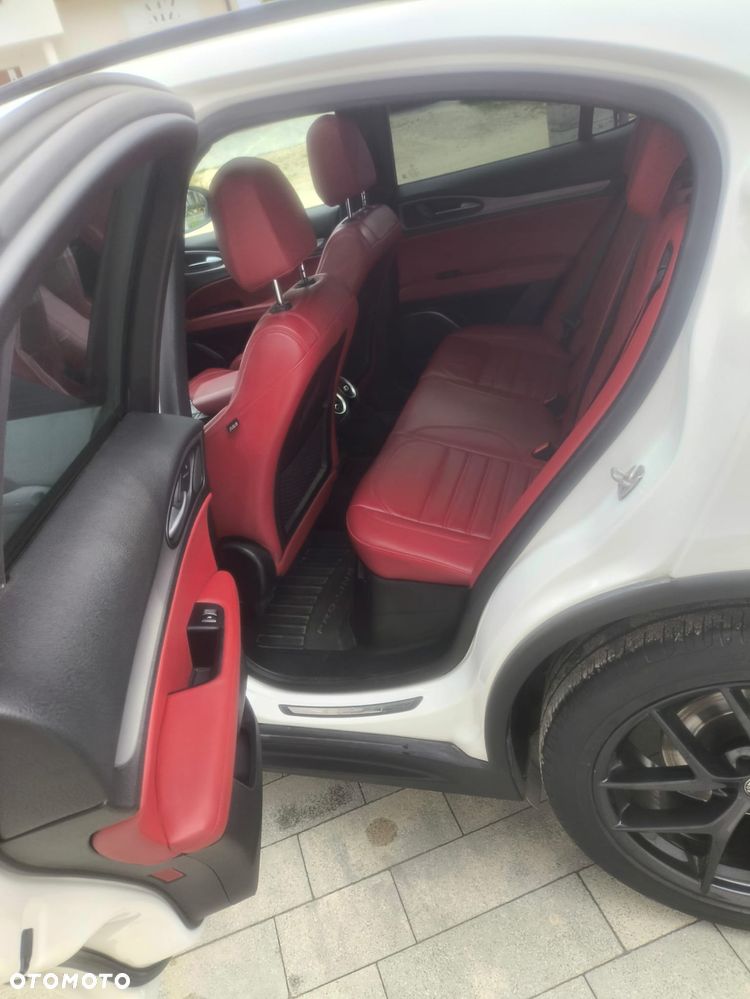 Alfa Romeo Stelvio 2.0 Turbo B-Tech Edition Q4 - 15