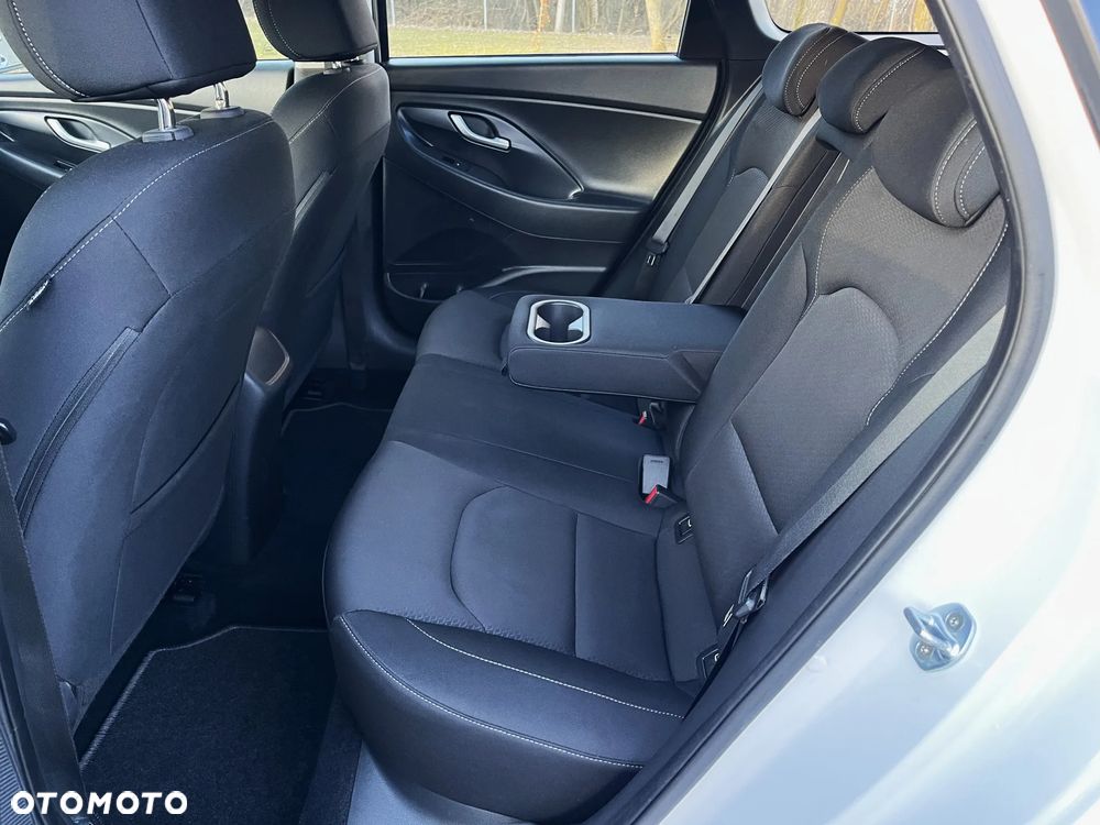 Hyundai i30 blue Kombi 1.6 CRDi Passion - 18