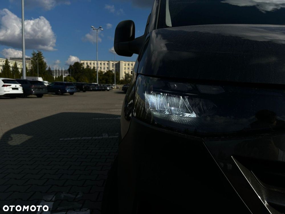 Volkswagen Caravelle Caravelle silnik: 2,0 l TDI 150 KM / skrzynia biegów: 6-biegowa manualna rozstaw osi: 3500 mm - 30