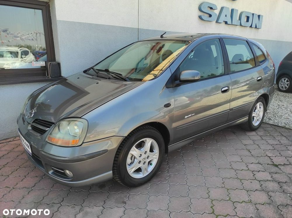 Nissan Almera Tino - 2