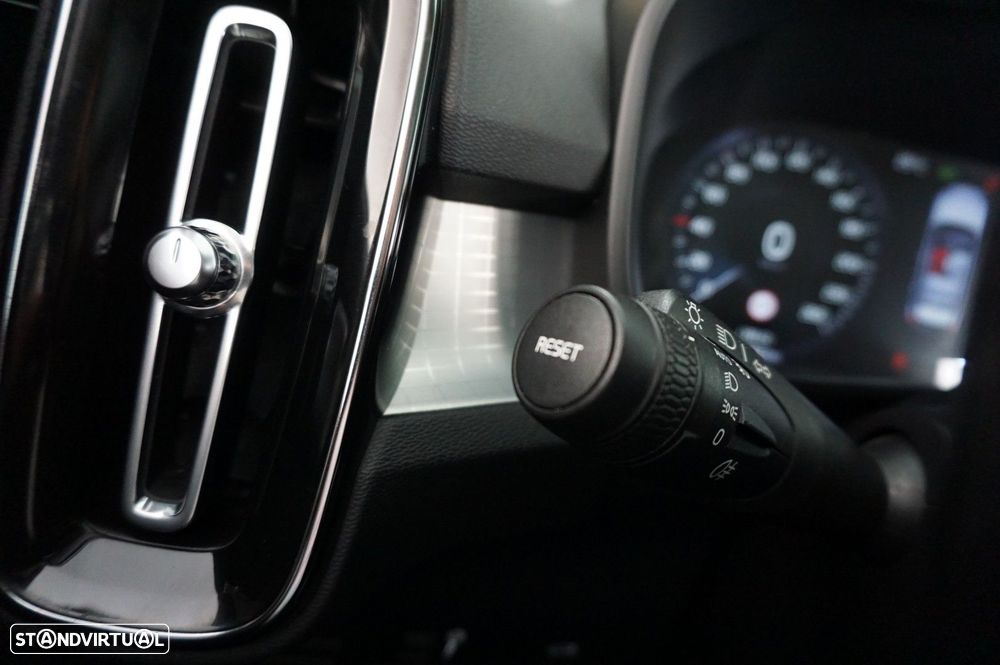 Volvo XC 40 T2 Momentum Pro - 17