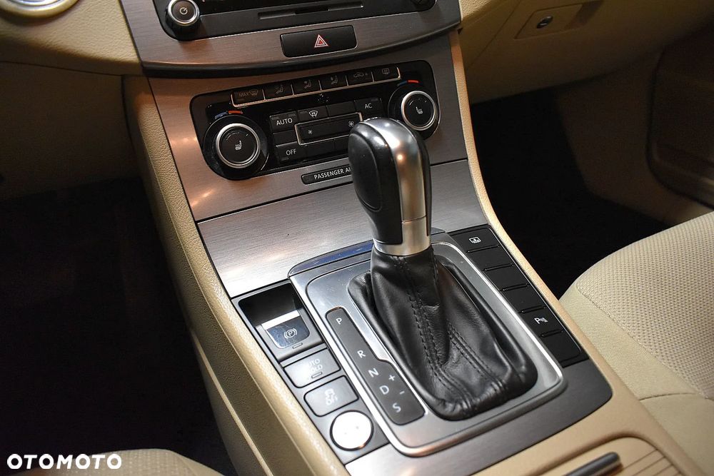 Volkswagen Passat 1.8 TSI Highline DSG - 11
