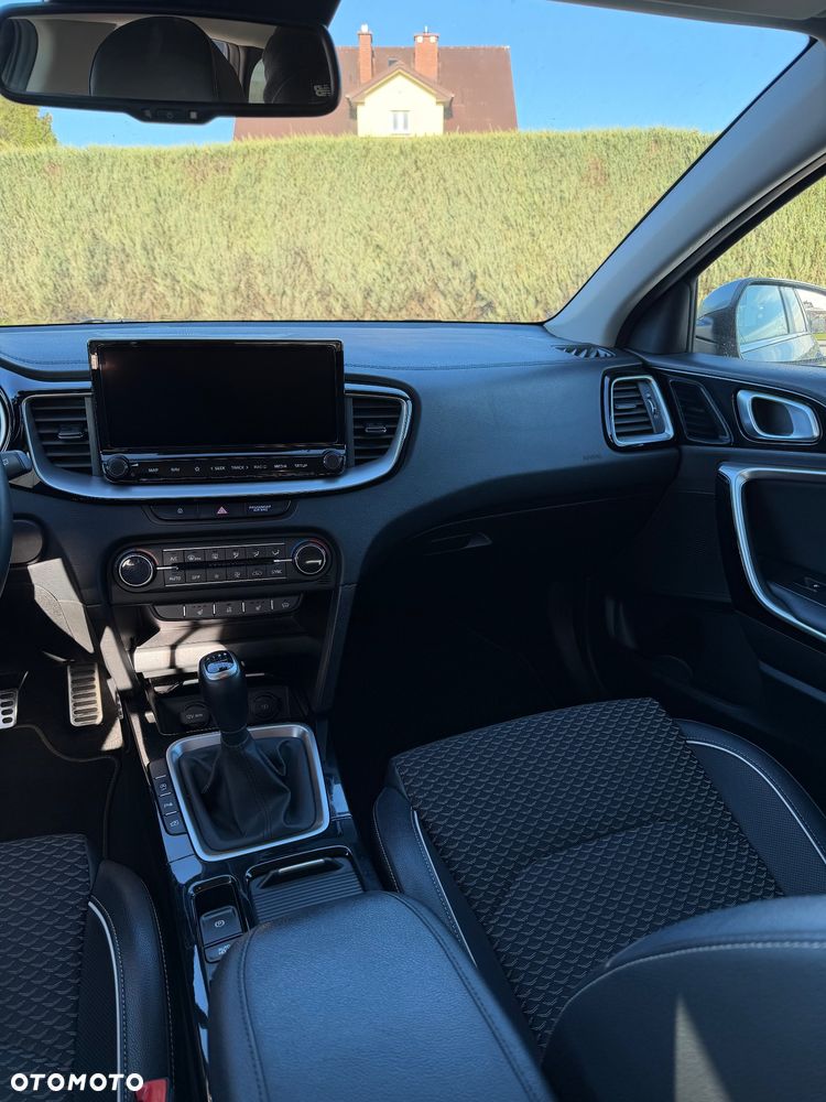 Kia Ceed 1.5 T-GDI Business Line - 23