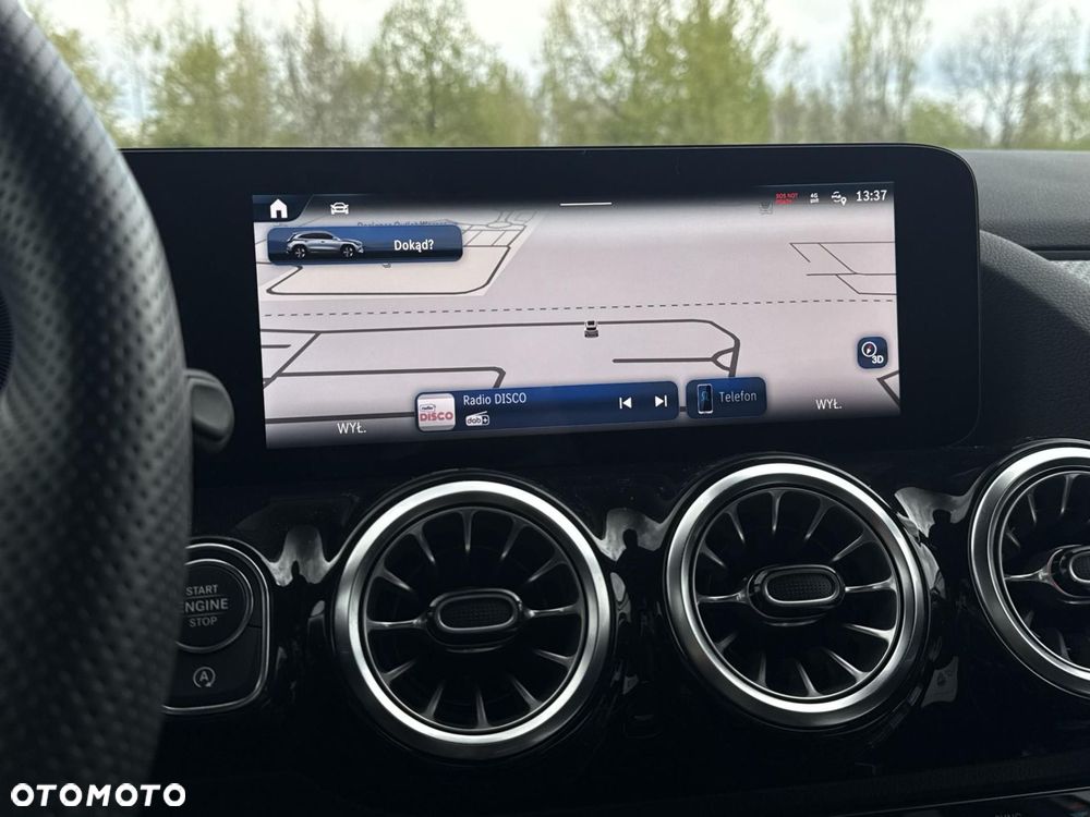Mercedes-Benz GLA - 27