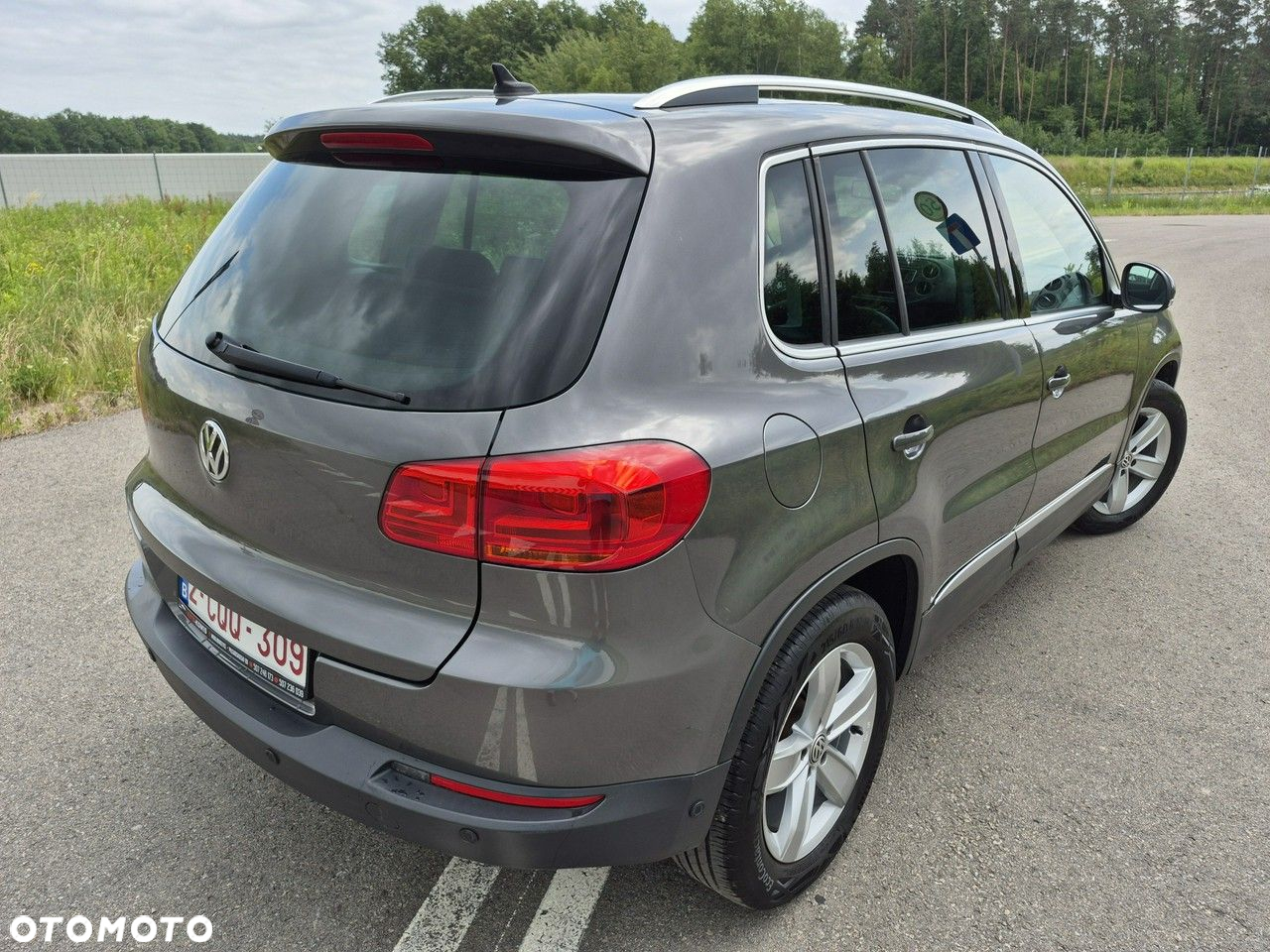 Volkswagen Tiguan - 5