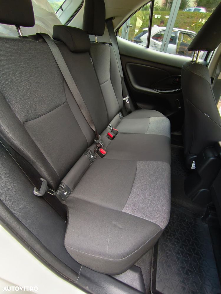Toyota Yaris 1.5 L Active - 14