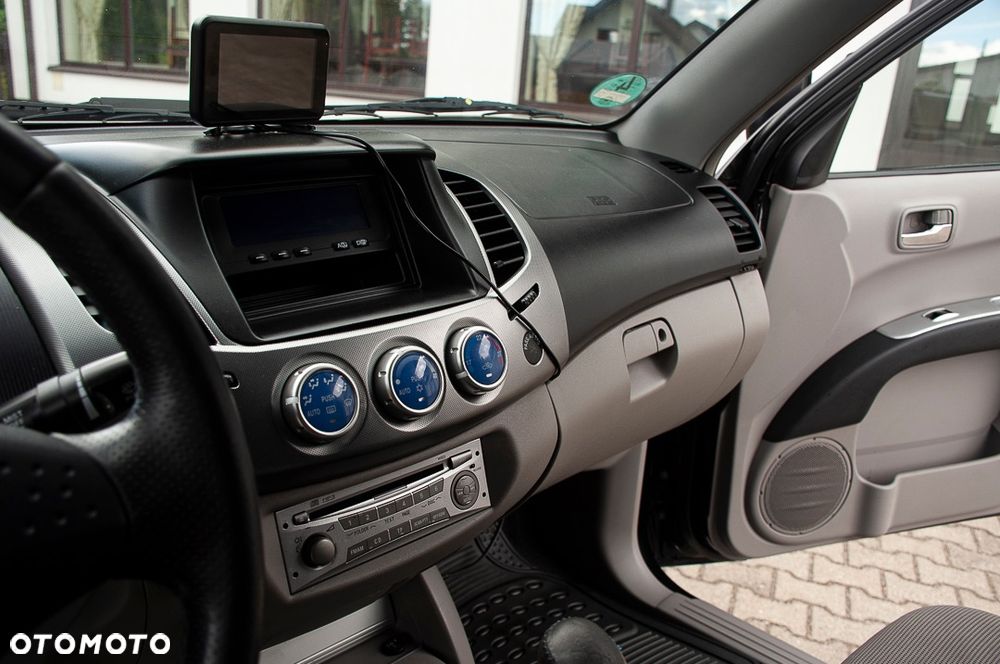 Mitsubishi L200 Pick Up 4x4 Intense Club Cab - 30