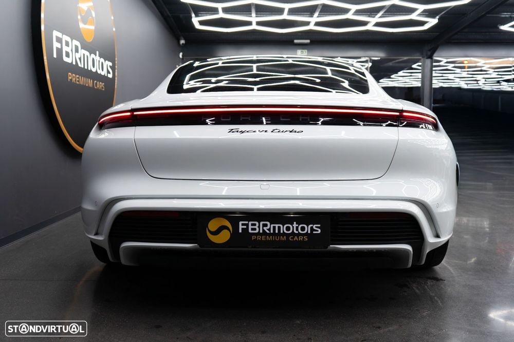 Porsche Taycan Turbo - 4