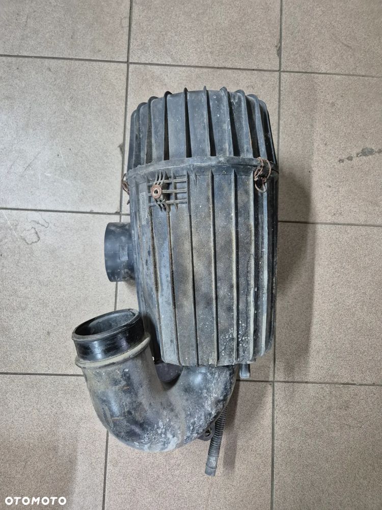 ODUDOWA FILTRA POWIETRZA IVECO DAILY III  IV  99-13r. - 1