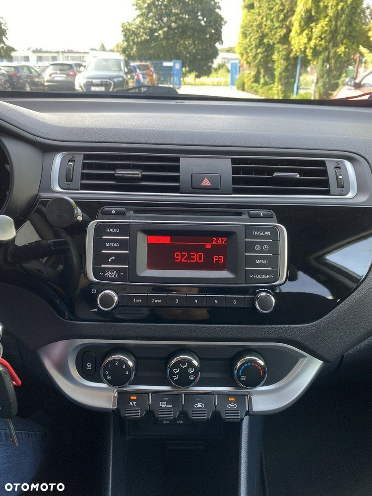Kia Rio - 21