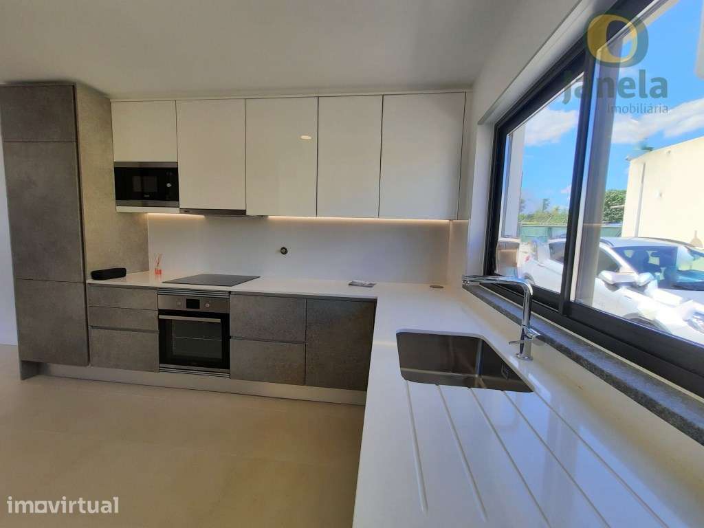 Moradia Moderna V3 com Piscina e Terraços com Vista para a Ria Formosa - Grande imagem: 2/60