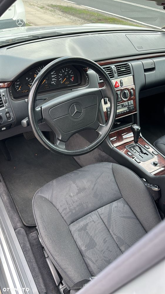 Mercedes-Benz Klasa E - 11