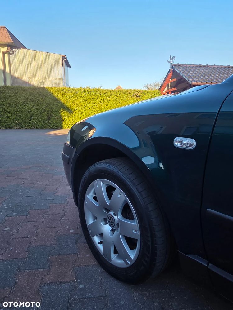 Volkswagen Passat 1.9 TDI Comfortline Family - 10
