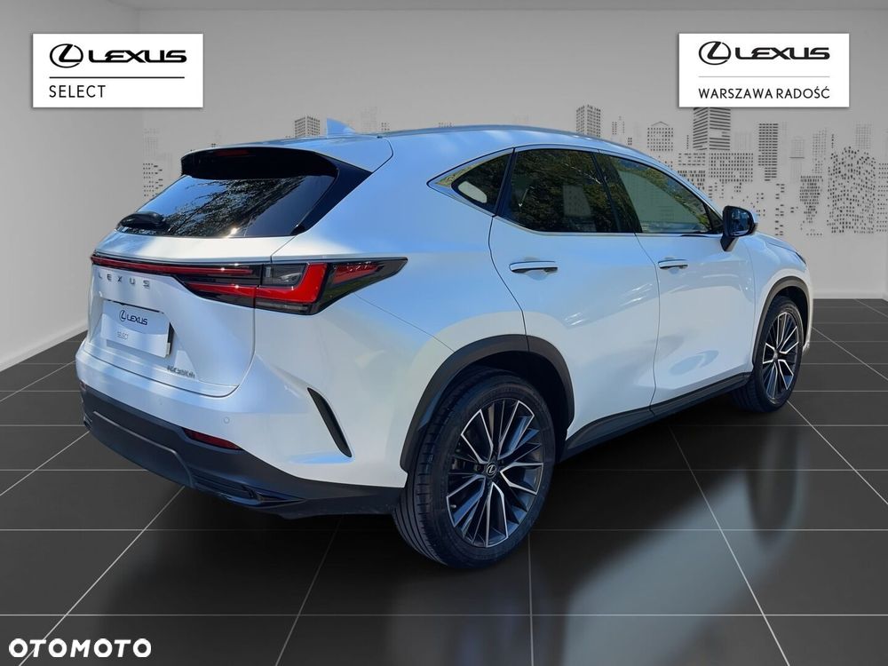 Lexus NX 350h Omotenashi AWD - 3