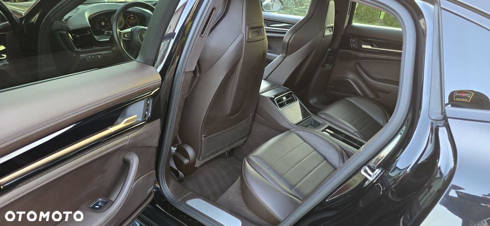 Porsche Panamera 4 E-Hybrid - 17