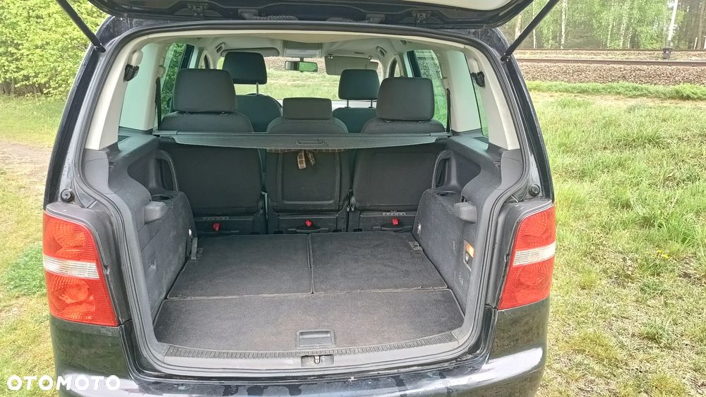 Volkswagen Touran 1.6 - 7