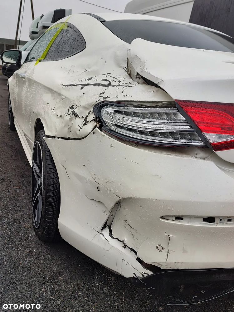 Mercedes-Benz Klasa C 200 4-Matic 9G-Tronic - 3